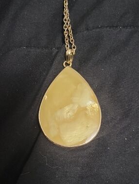 5/$20**Long Chain With Large Teardrop Pendant In Yellow And White